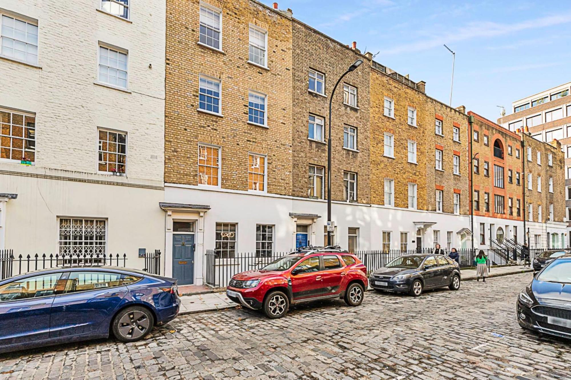 One-Bedroom Abode With A Balcony In Central London Exterior foto